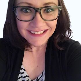 Jaclyn, author of Crayons and Cravings