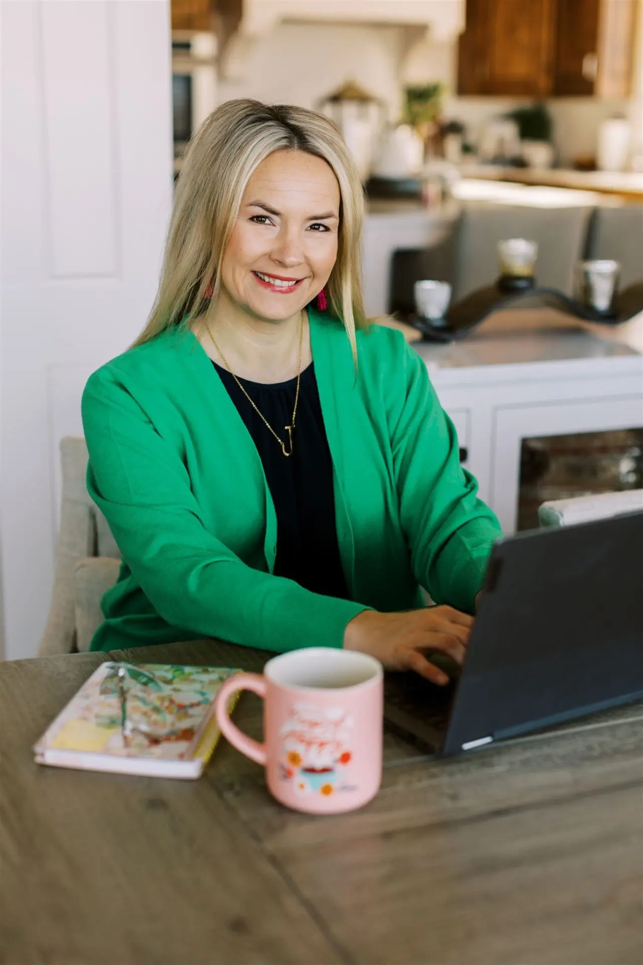 Jen, author of Travel With A Plan